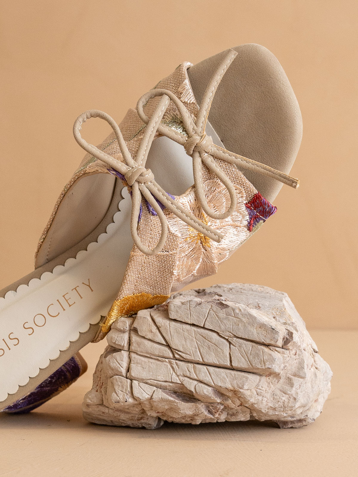 The Emerald | Floral Double Bow Peep Hole Sandal