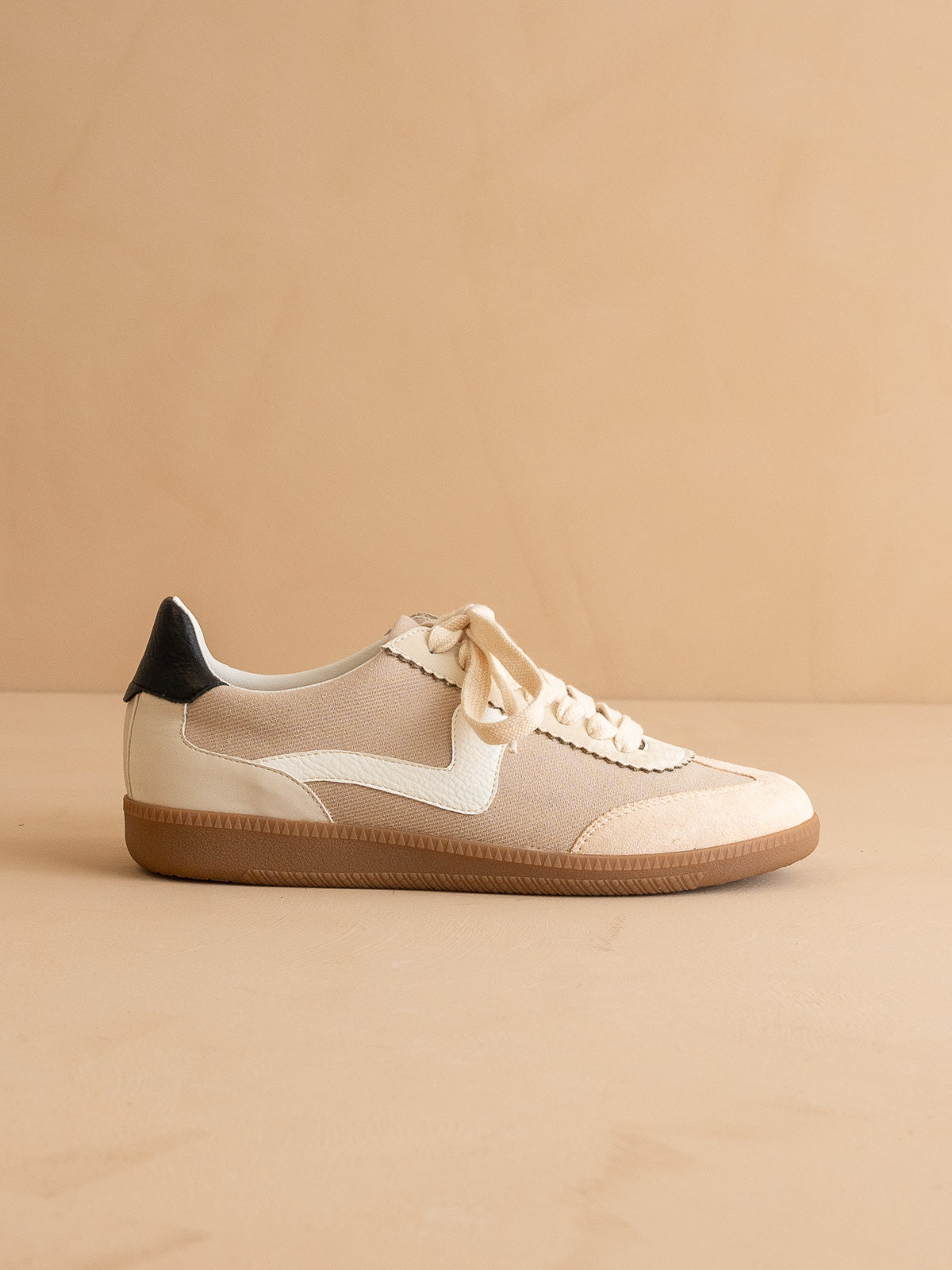 The Kyla | Almond Classic Low Top Sneakers – Oasis Society x Free