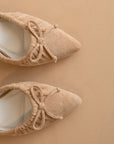 The Maven | Sand Pointed Kitten Heel with Bow