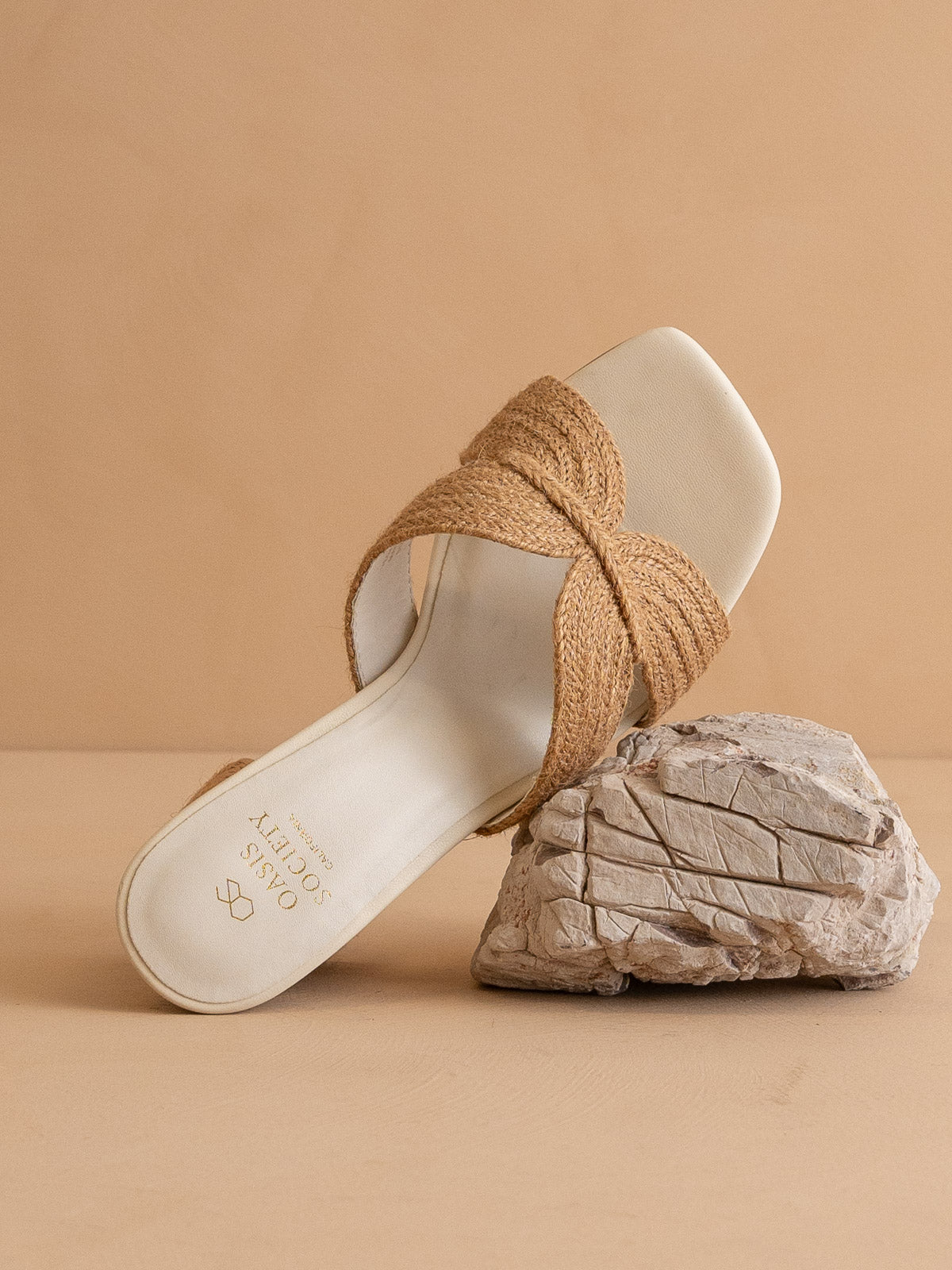 The Santiago | Toffee Raffia Heel