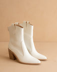The Tara | White Two paneled western boot