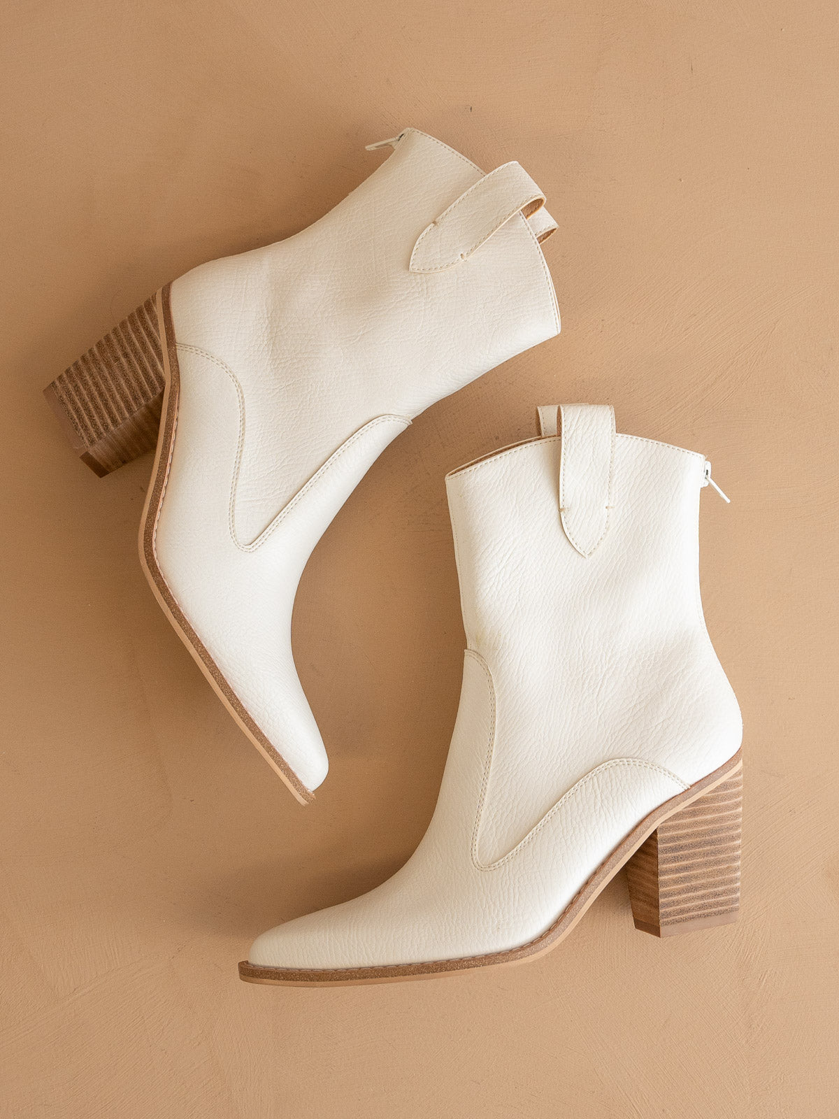 The Tara | White Two paneled western boot