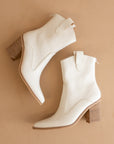 The Tara | White Two paneled western boot