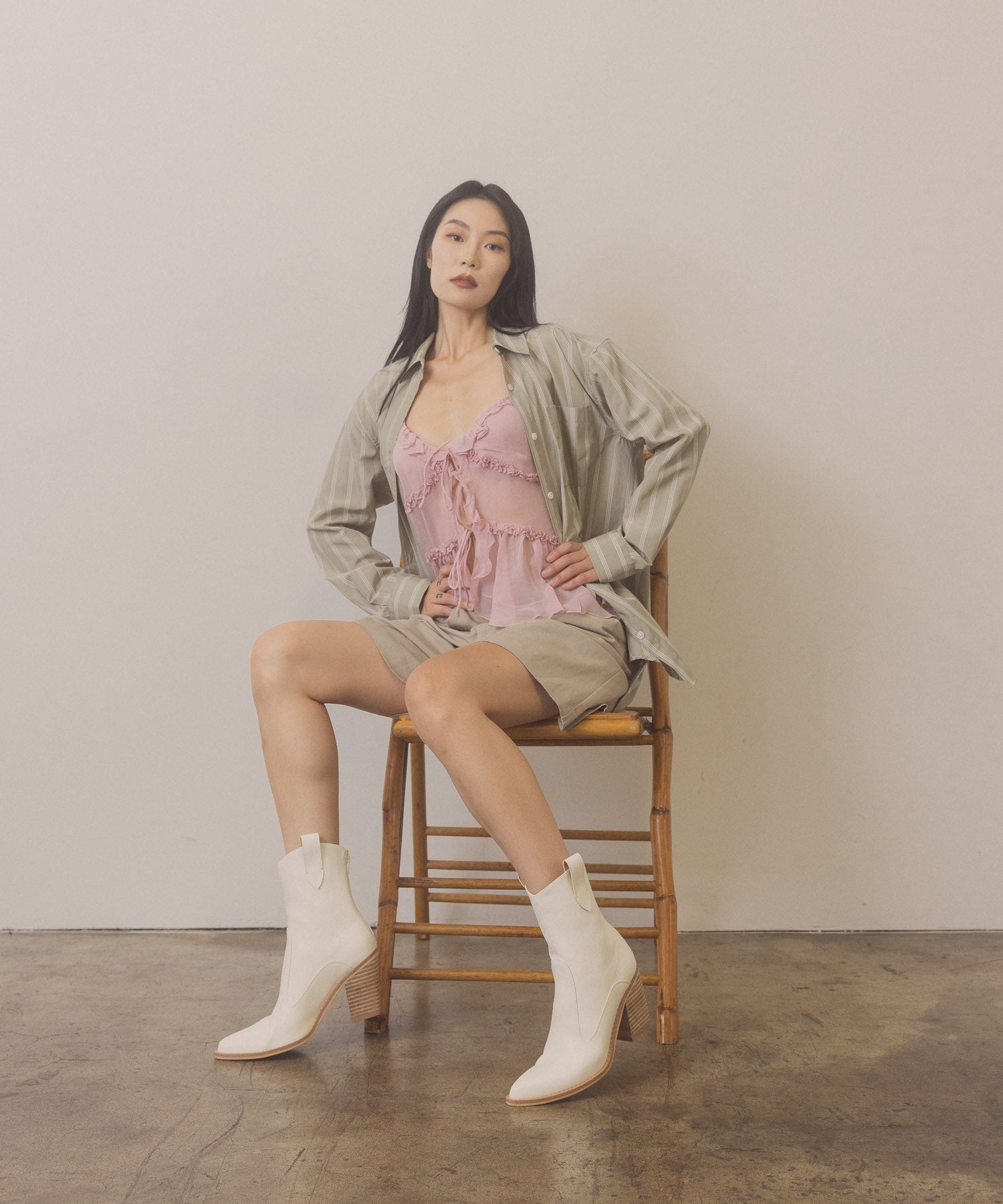 The Tara | White Two paneled western boot