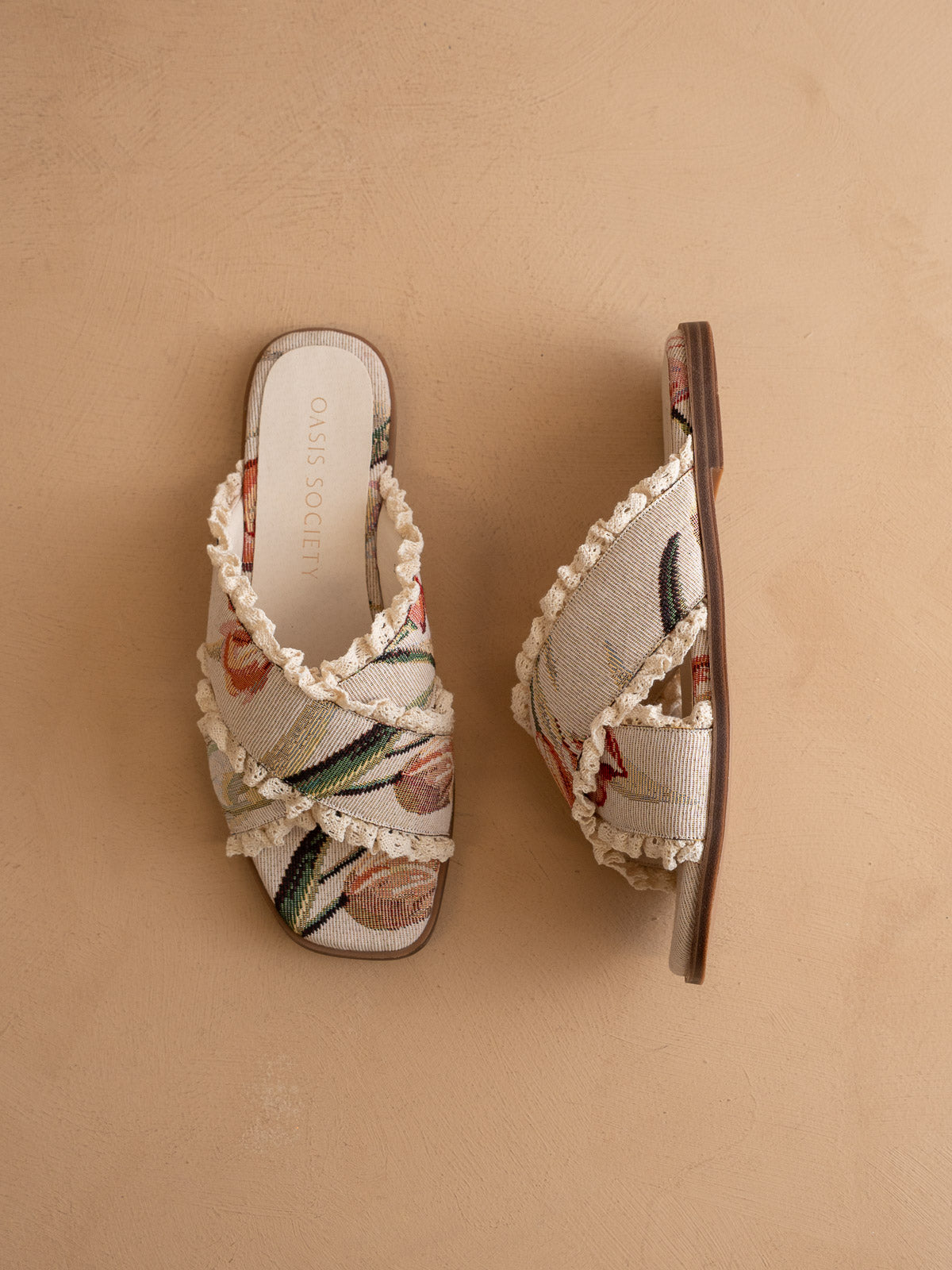 The Allie | Beige Lace Trim Cross Slide