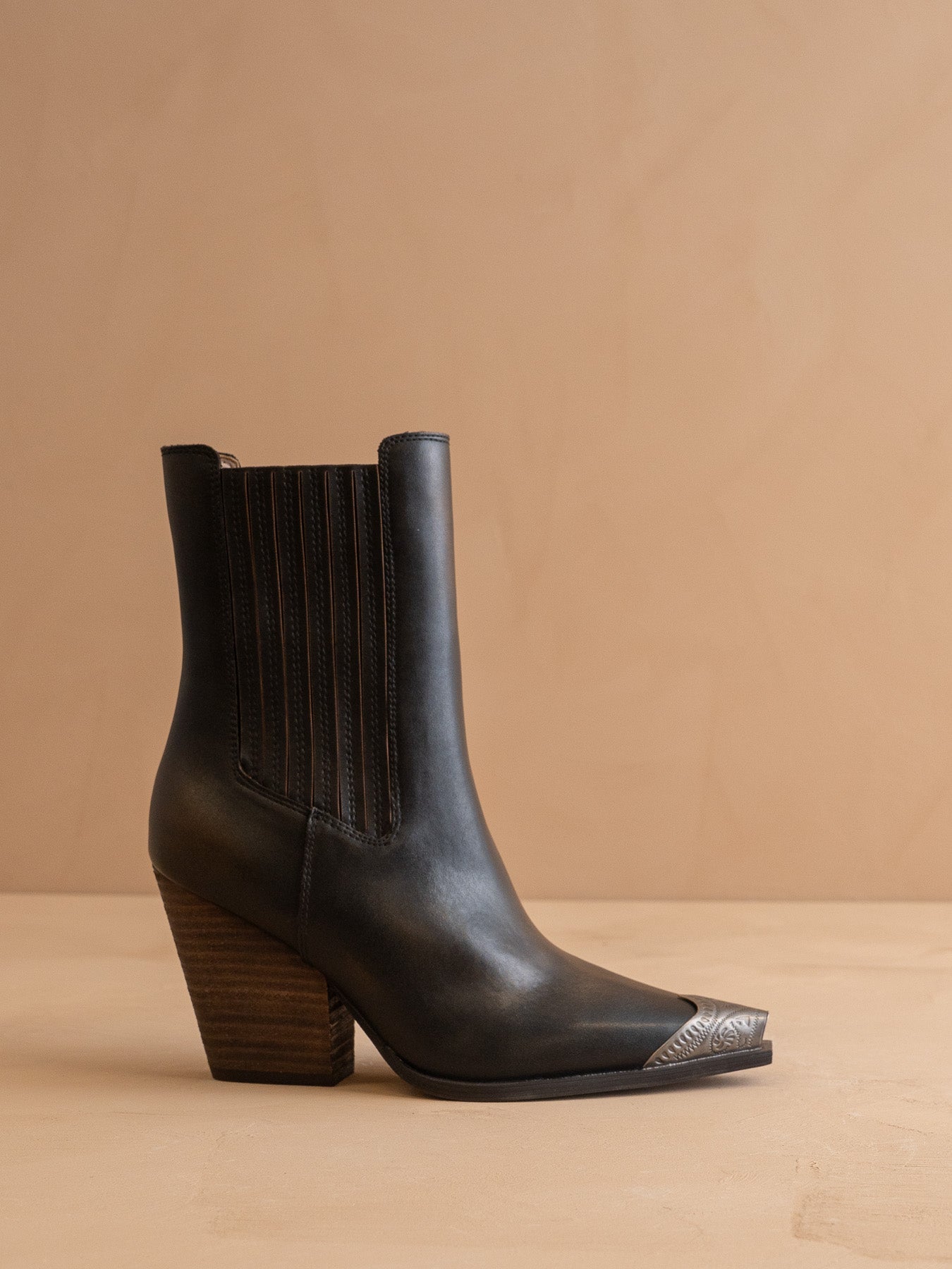 The Arizona | Black Western Chelsea Bootie