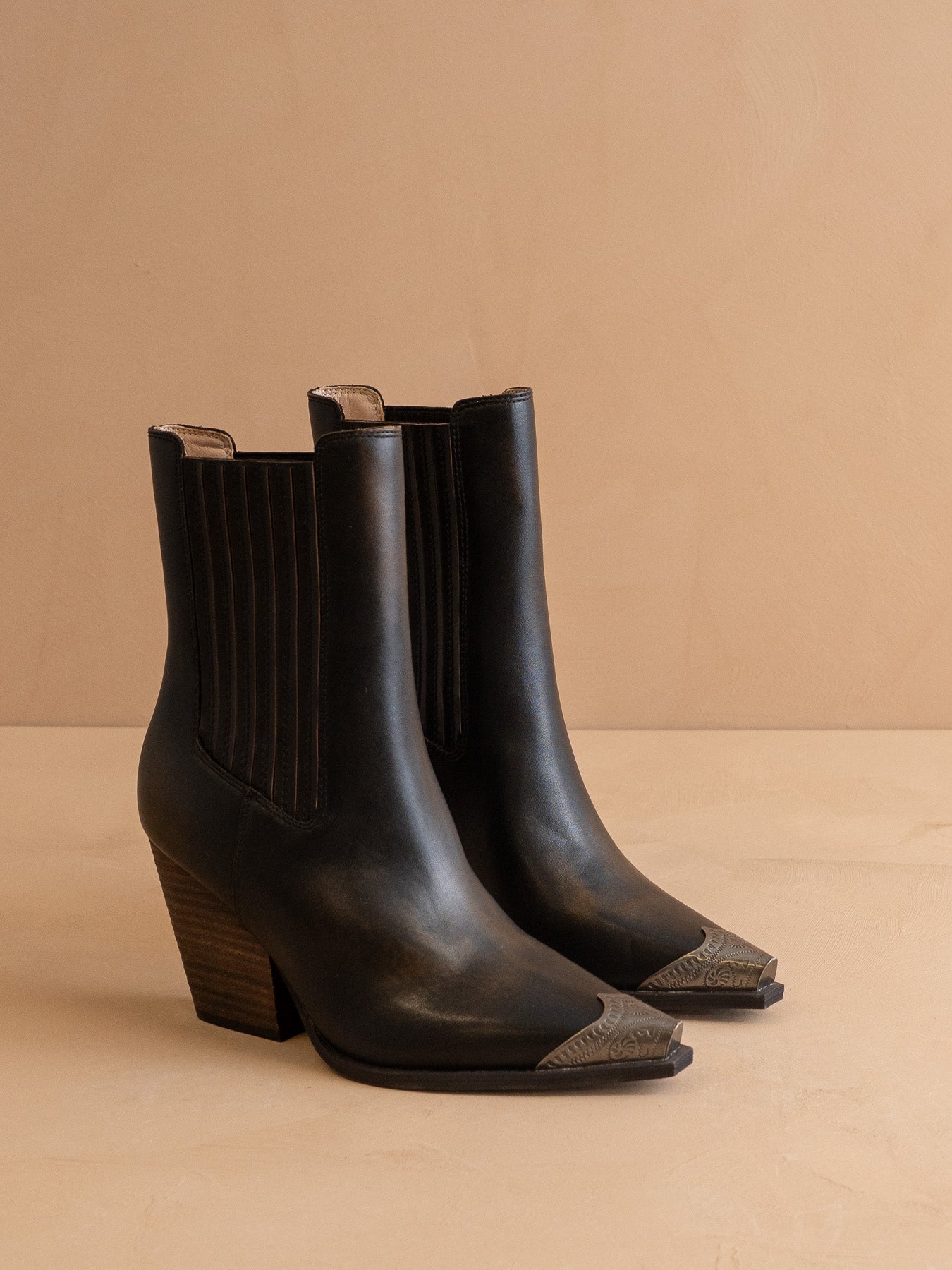 The Arizona | Black Western Chelsea Bootie