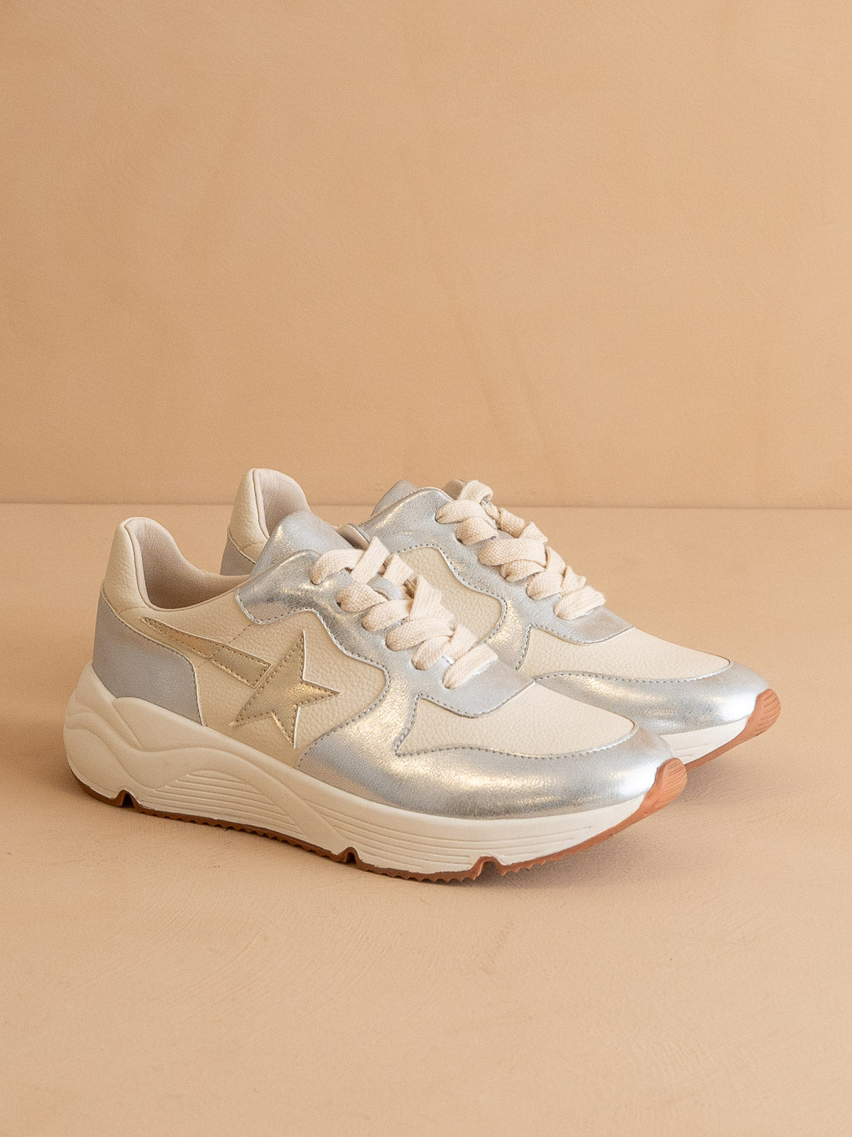The Kaitlyn | Silver Shooting star sneaker