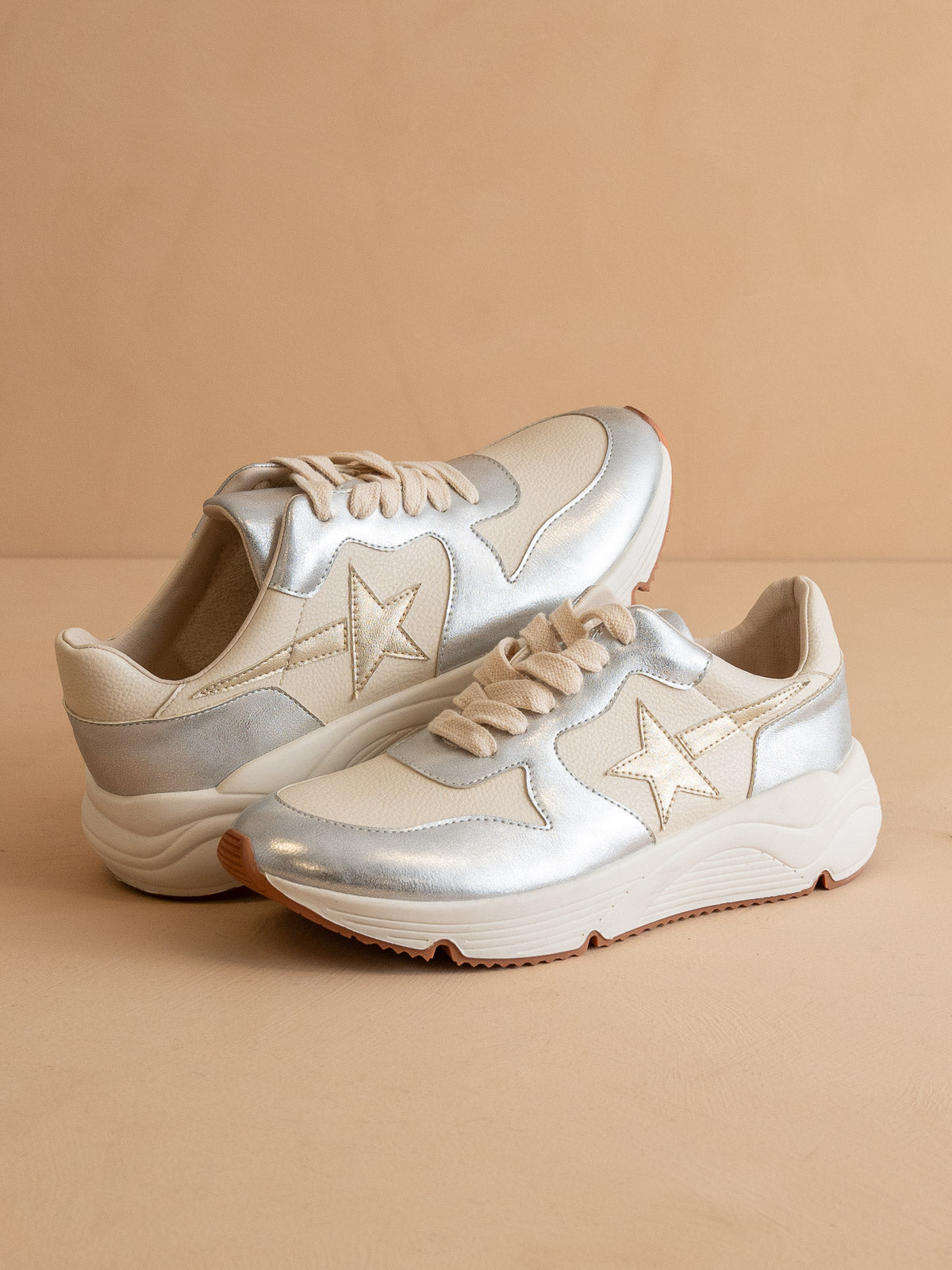 The Kaitlyn | Silver Shooting star sneaker