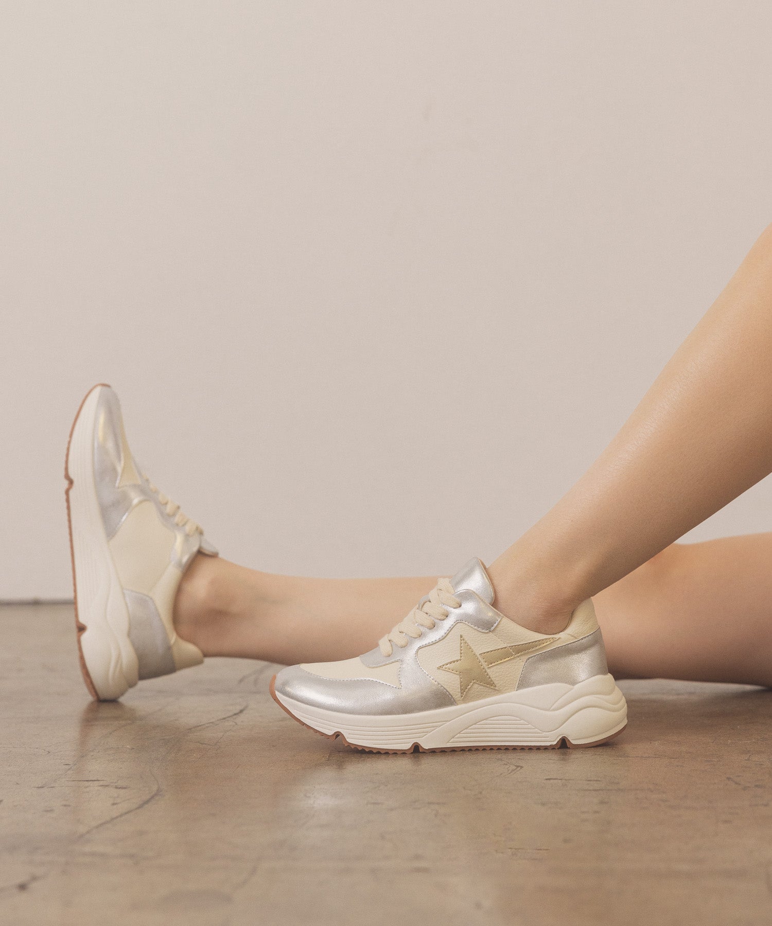 The Kaitlyn | Silver Shooting star sneaker