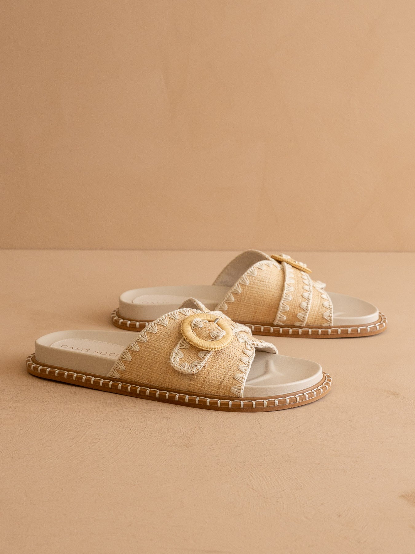 The Sunnie | Natural Raffia Buckle Slide