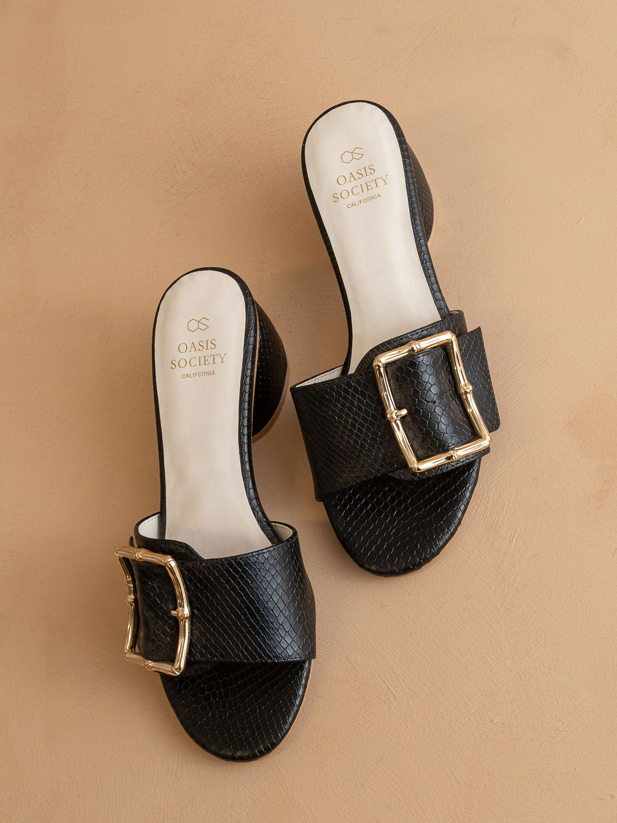 The Tucson | Black Low Heel with Bamboo Buckle