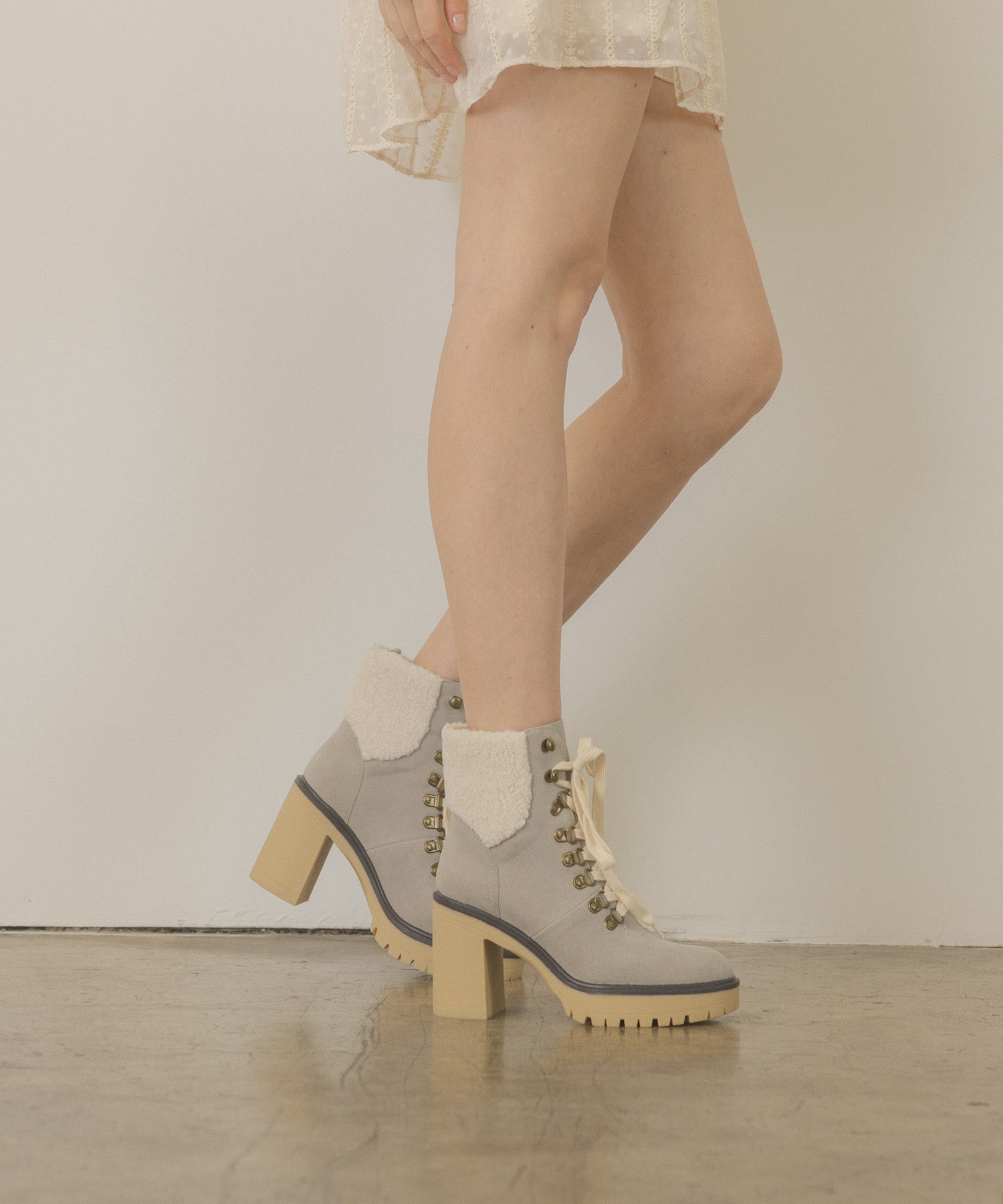 The Madilyn | Grey Platform Shearling Boots